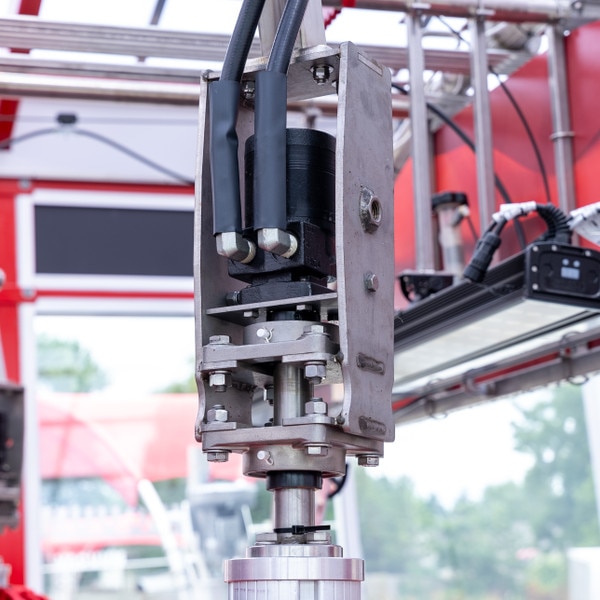 Hydraulic car wash brush drive unit